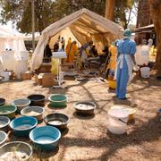 Tält för vård av kolerasjuka patienter i Zimbabwe. Arkivbild.