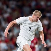 Erling Braut Haaland och Joao Palhinha under matchen. 