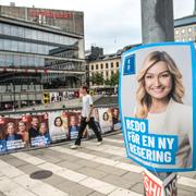 Valaffischer på Sergels torg.