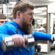 Kadyrov la upp en video från gymmet bara timmar efter att Novaja Gazeta publicerat en text om att han är allvarligt sjuk. 