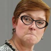 Människor i Wuhan i helgen/Marise Payne