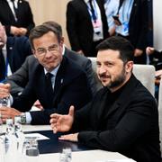 Kristersson och Zelenskyj i Haag i juni.