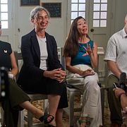 Kongressledamöterna Delia C. Ramirez från Illinois, Maxine Dexter från Oregon, Teresa Leger Fernández från New Mexico och Mark Pocan från Wisconsin i Havanna. Alla tillhör Demokraterna.