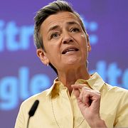 Rättstvisten mellan EU och Google inleddes när Margrethe Vestager var EU-kommissionär med ansvar för konkurrensfrågor. Här syns hon i talarstolen 2023.