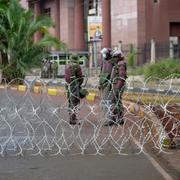 Poliser på en gata i centrala Nairobi. 