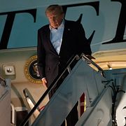Trump när han anländer till USA efter den omtalade hemresan.