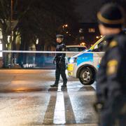 Polisavspärrningar efter en skottlossning i Malmö under fredagskvällen. 