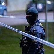 Polis på plats efter skjutningen.