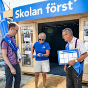  Liberal valstuga vid Sergels torg i Stockholm. Arkivbild. 