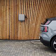 Under första året erbjuder Volvo fri hemladdning för alla som privatleasar eller köper ny elbil.