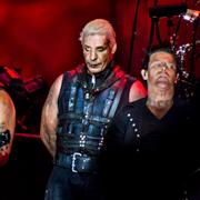 Till Lindemann, i mitten.