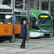 Arkivbild av spårvagnar i Milano.