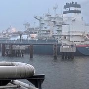Flytande naturgas anländer till den tyska hamnen Wilhelmshaven. Arkivbild