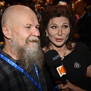Alexander Bard och Dominika Peczynski under Liberalernas valvaka på Vasateatern, Vasagatan.