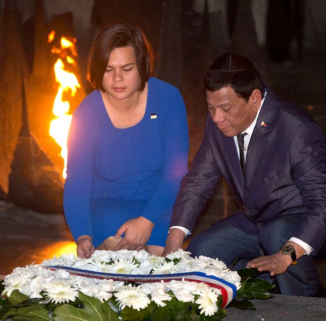 Presidentens dotter och diktatorns son går ihop