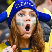 Svenska fans gör kanske bäst i att följa turneringen på tv.