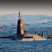 Arkivbild på HMS Vanguard utanför militärbasen RNAD Coulport. 