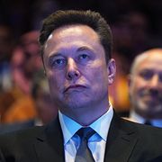 Elon Musk deltar i det saudiska investeringsforumet på Kennedy Center i Washington, onsdagen den 19 november 2025.
