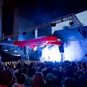 Arkivbild från maj: Utomhusklubben Trädgården under Skanstullsbron.