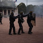 Poliser i Paris, 17 oktober.