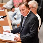 Stefan Löfven läser upp regeringsförklaringen.