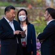 Xi och Macron vid toppmöte i Guangzhou i april 2023.