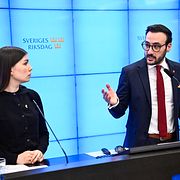 MP:s och V:s migrationspolitiska talespersoner Annika Hirvonen och Tony Haddou.
