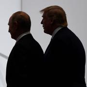 Vladimir Putin och Donald Trump under G20-mötet i Osaka, Japan den 28 juni 2019. 