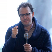 Anthropics vd Dario Amodei och USA:s finansminister Scott Bessent.