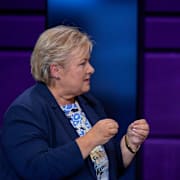 Høyres ledare Erna Solberg möter Arbeiderpartiets Jonas Gahr Støre under en tv-sänd debatt förra året. 