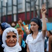 Protester i Istanbul mot attacken i Suruc.