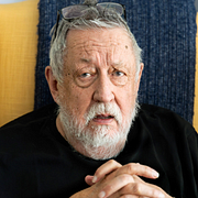 Leif GW Persson och TV4:s nyhetschef Fredrick Malmberg.