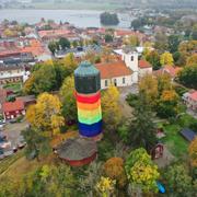 Flygbild över vattentornet i Askersund.