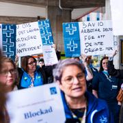 Sineva Ribeiro, ordförande Vårdförbundet, utanför Karolinska sjukhuset (KS) i Huddinge. 