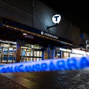 Polisen har spärrat av runt brottsplatsen.