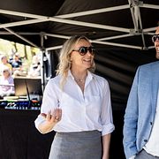 Stegrud tillsammans med partiledare Jimmie Åkesson i Stockholm, arkivbild från maj 2024.