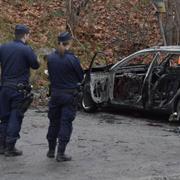 Polis på brottsplatsen i november i fjol.