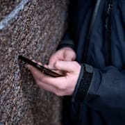 Illustrationsbild. Ecpats barnrättsjurist varnar för att övergreppsmaterial kan användas för att grooma barn eller utpressa barn. 