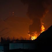 Arkivbild på en brand i en oljedepå, här i Förenade arabemiraten.