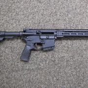 AR-15. Ett halvautomatiskt kulvapen av typen AR som användas vid jakt.