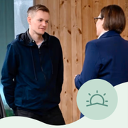 Joakim Medin togs emot av utrikesminister Maria Malmer Stenergard (M) på Arlanda i natt.