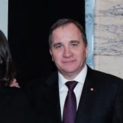 2019 års stipendiater författaren Anders Rydell och författaren Natalie Verständig tillsammans med Micael Bindefeld och statsminister Stefan Löfven (S).