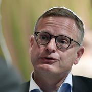 Ericssons vd Jan Frykhammar på dagens presskonferens.