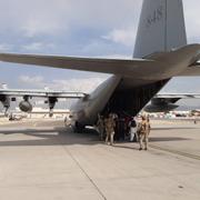 Försvarsmaktens Hercules 848 på Kabuls flygplats. 