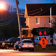Minst en person dog och ett 15-tal skadades vid en skottlossning på en nattklubb i Cincinnati.