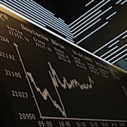 Illustrationsbild på en börstavla på Frankfurtbörsen / Zelenskyj