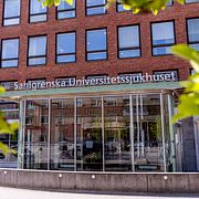 Kvinnan får vård på Sahlgrenskas område.