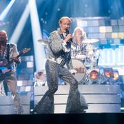 Dansbandet Rolandz med Robert Gustavssons alter ego Roland Järverup framför "Fuldans" under dagens genrep inför Melodifestivalens fjärde deltävling i Örnsköldsvik. 