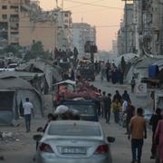 Palestinier som flyr från huvudstaden Gaza stad.