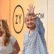 Investeraren Laurene Powell Jobs tillsammans med Hillary Clinton under en Ozy-festival 2018.